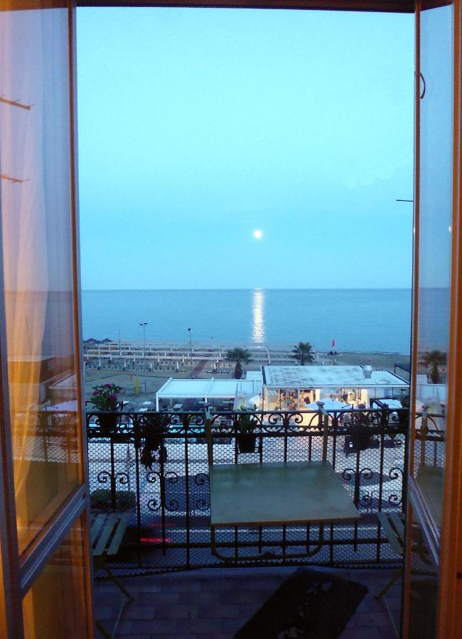 House By The Sea Daire Albissola Marina Dış mekan fotoğraf