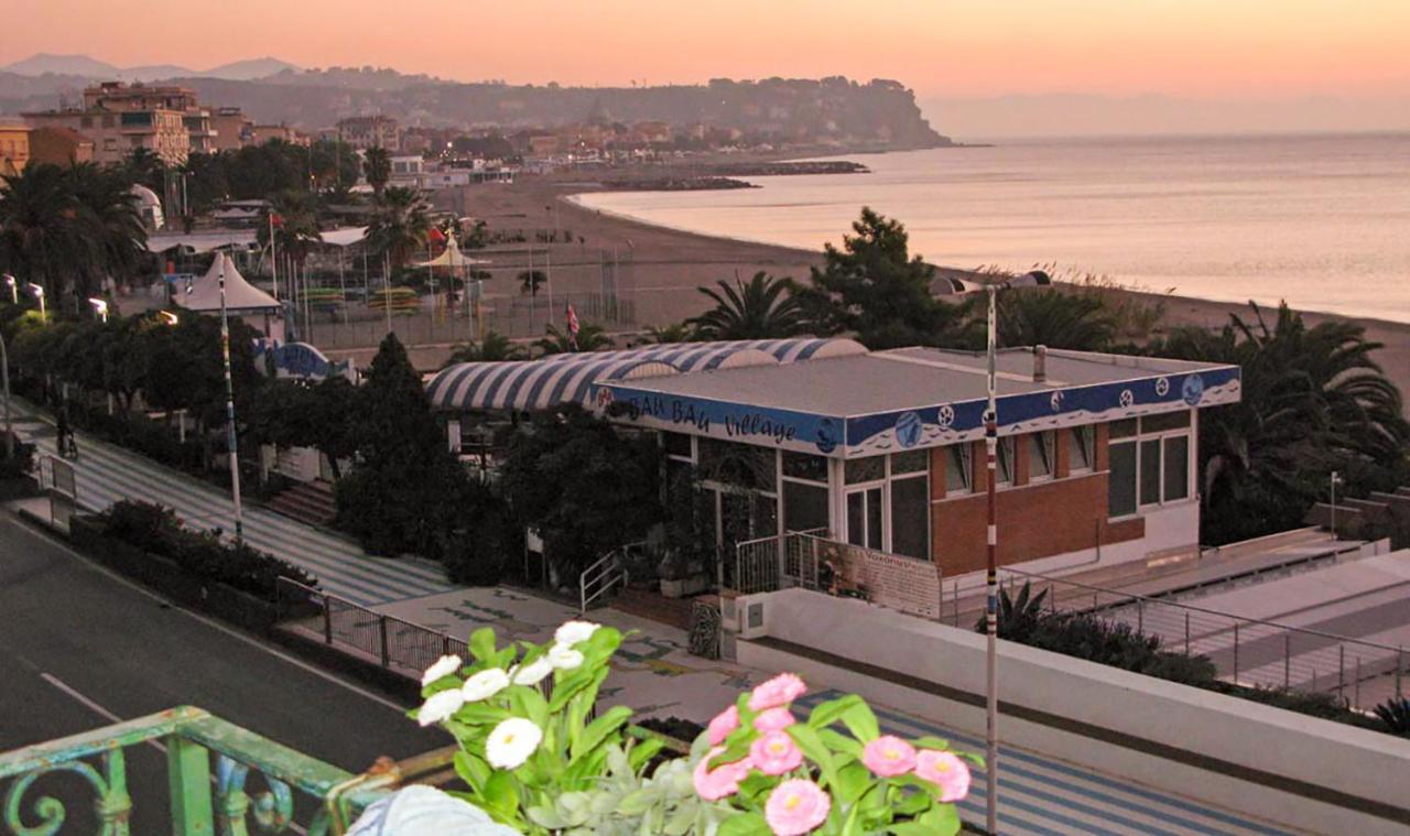 House By The Sea Daire Albissola Marina Dış mekan fotoğraf